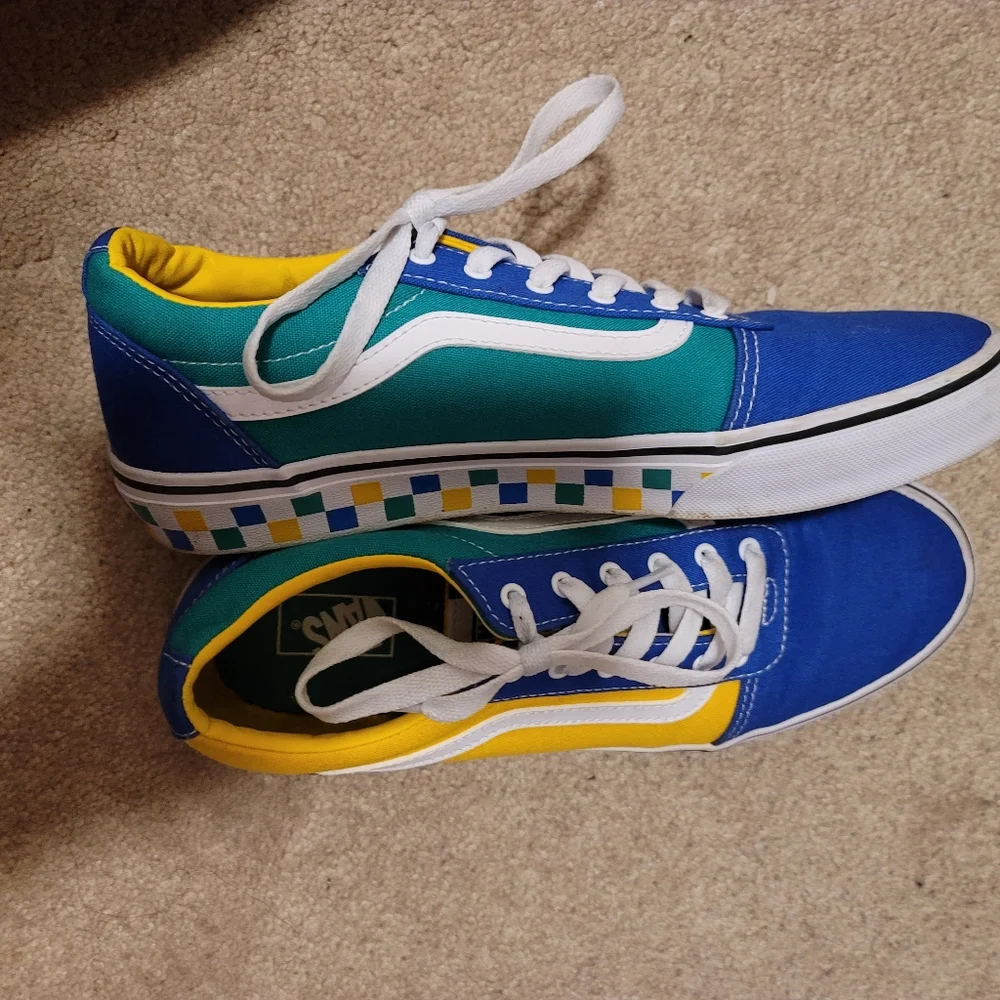 Shoes - Picture 4 of 4